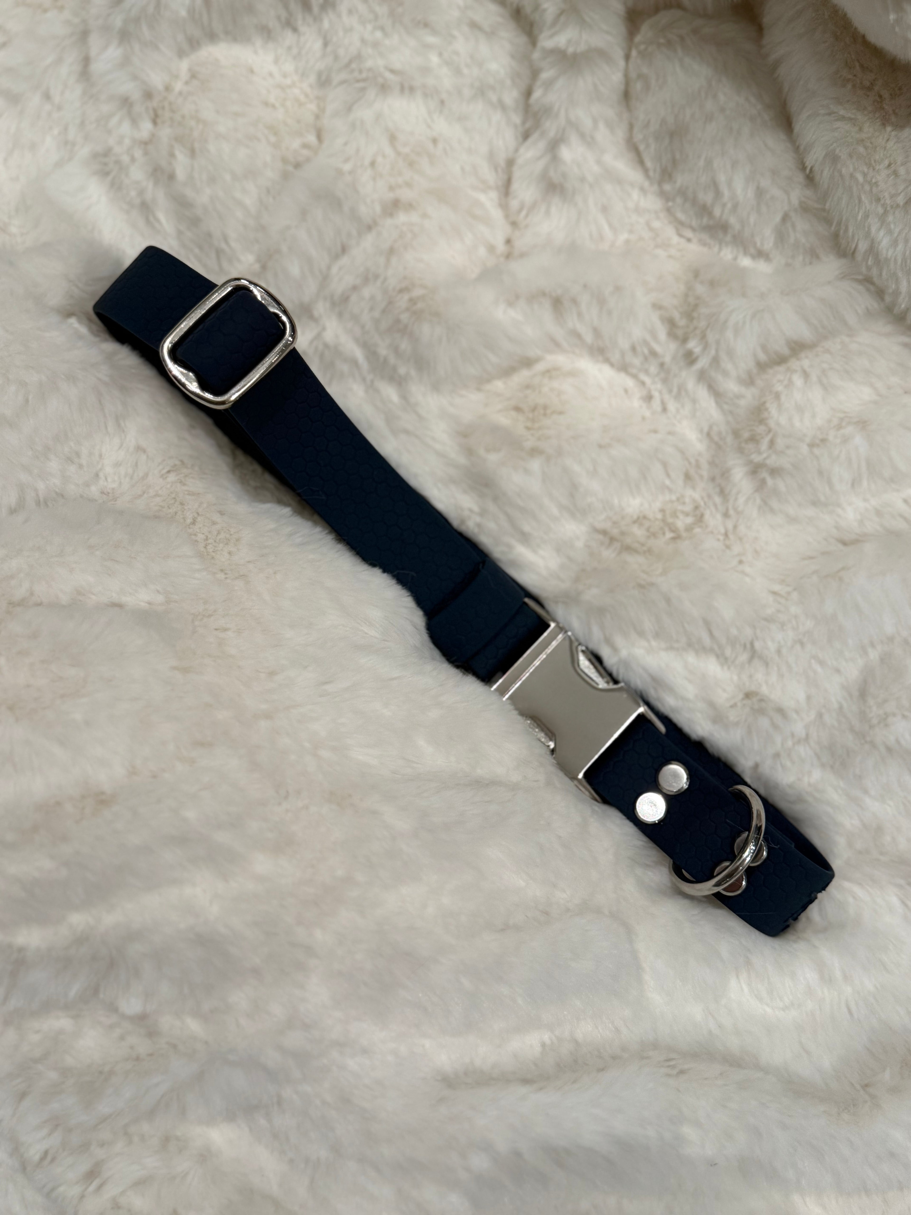 ”Hexa” halsband med snabbspänne