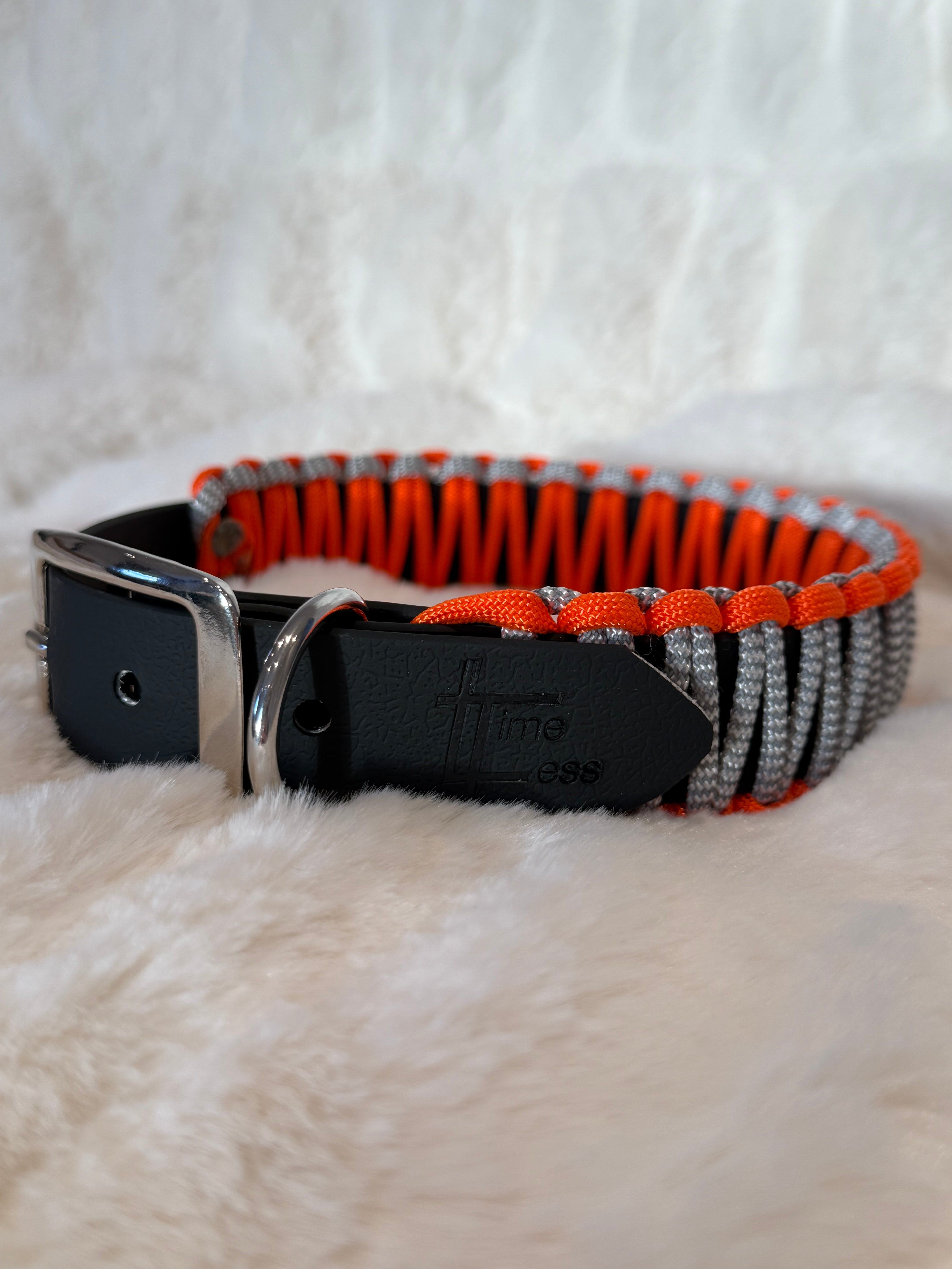 Reflexparacord halsband med färg detalj