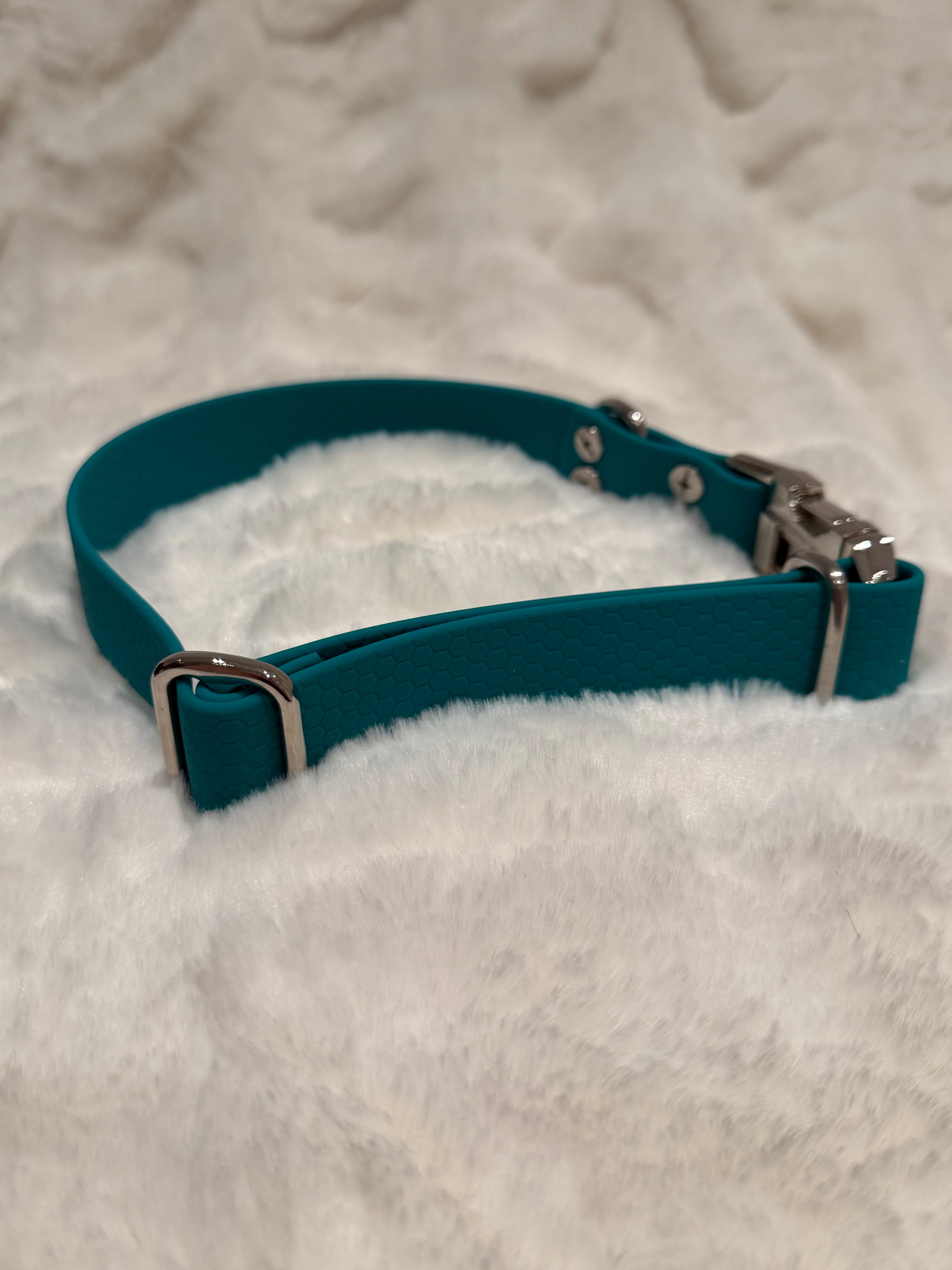 Hexa halsband med snabbspänne - Aqua/turkos