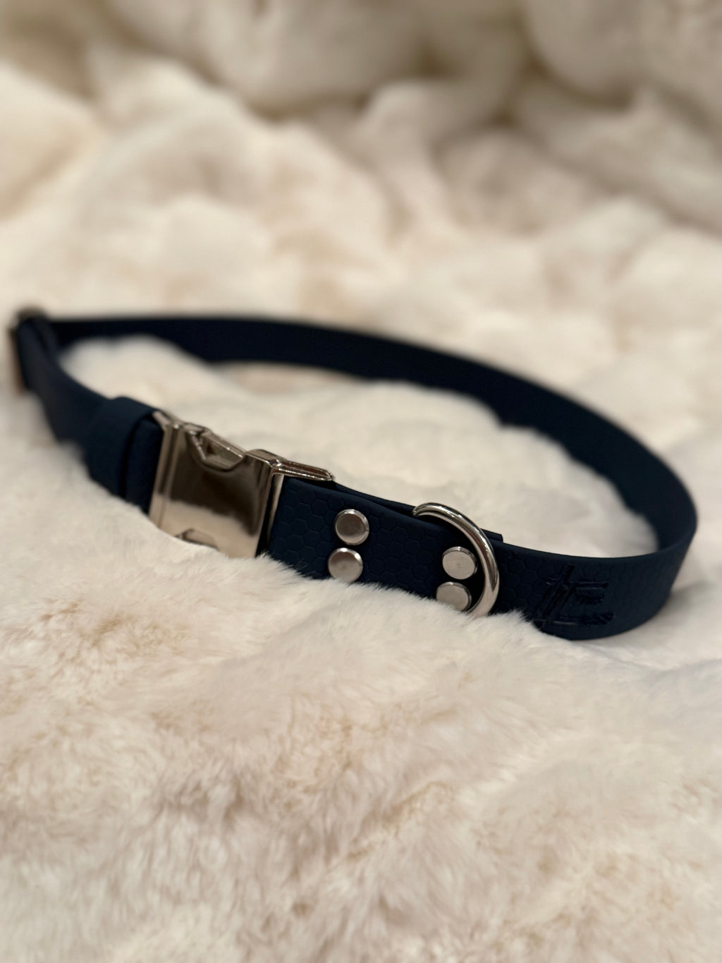 ”Hexa” halsband med snabbspänne