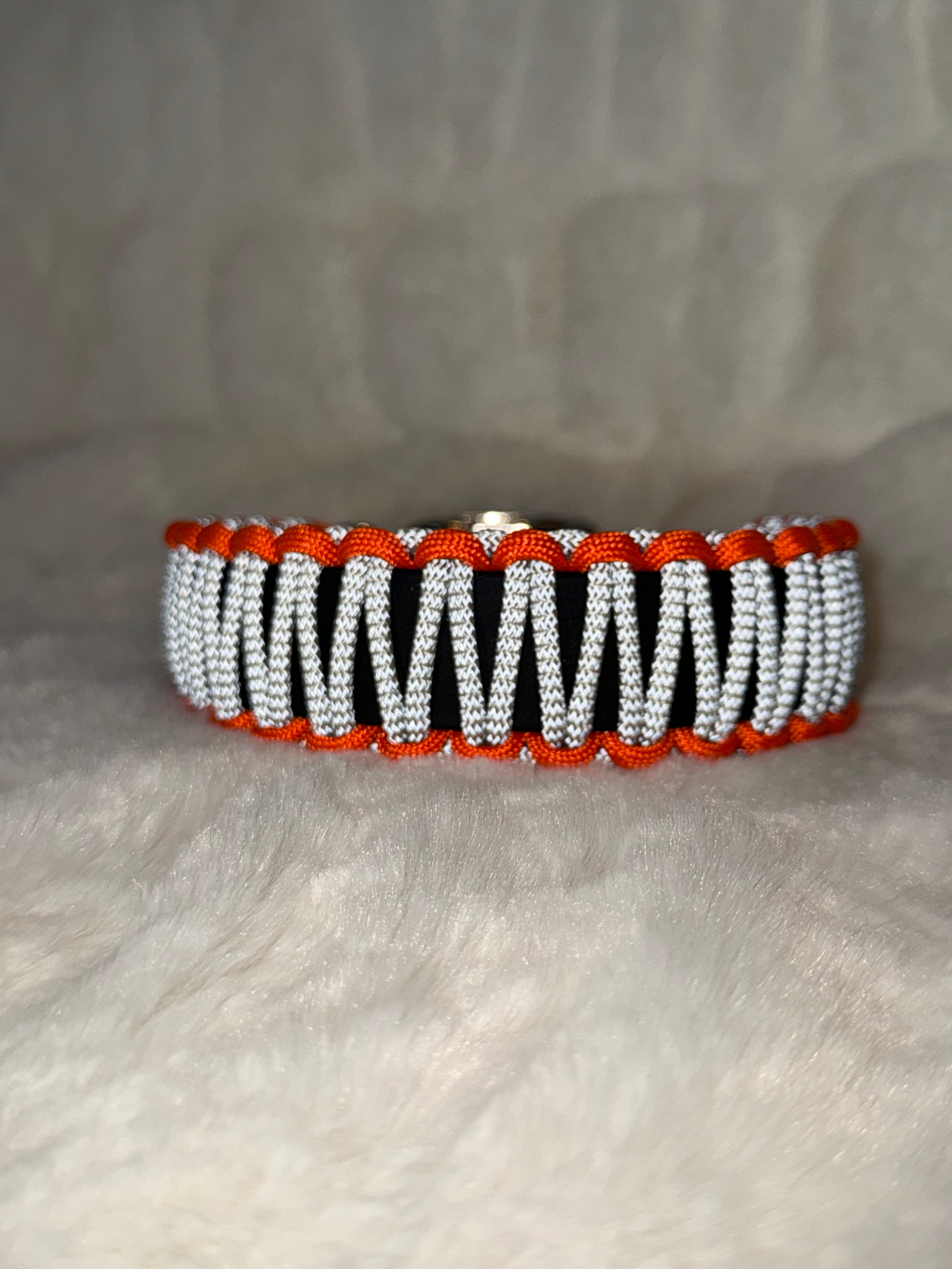 Reflexparacord halsband med färg detalj