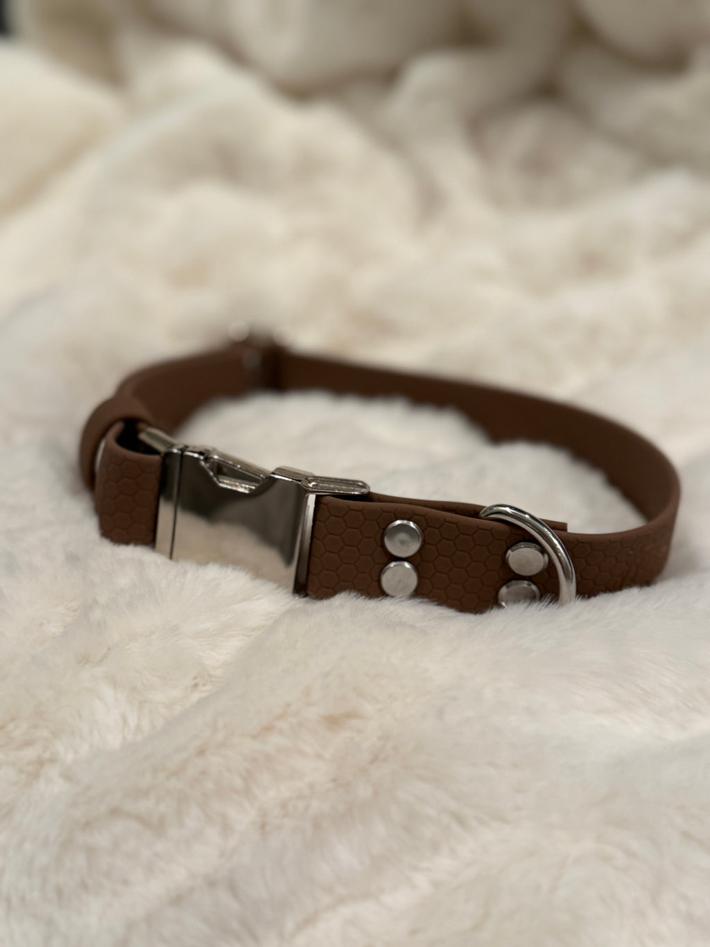 ”Hexa” halsband med snabbspänne