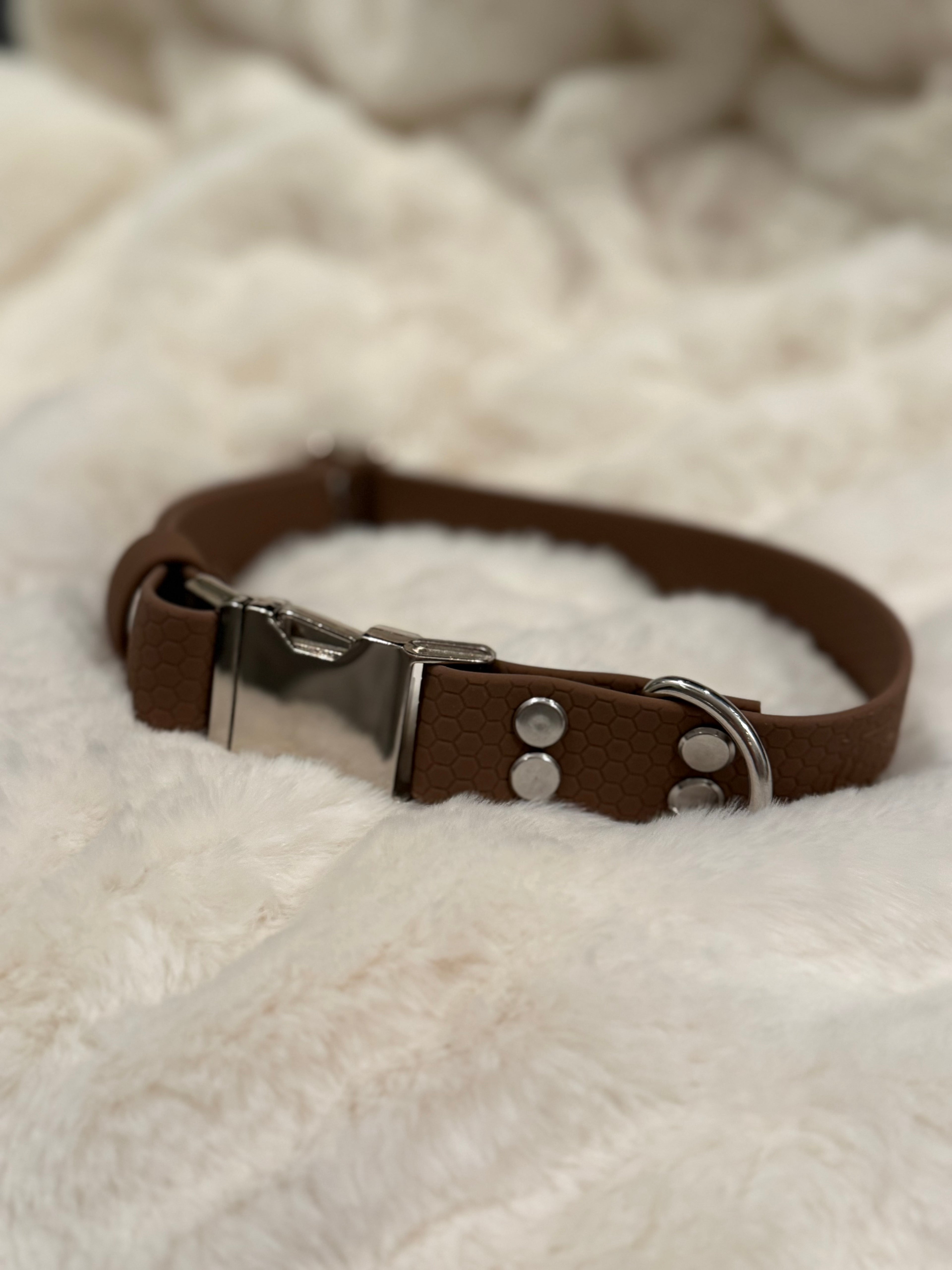 ”Hexa” halsband med snabbspänne
