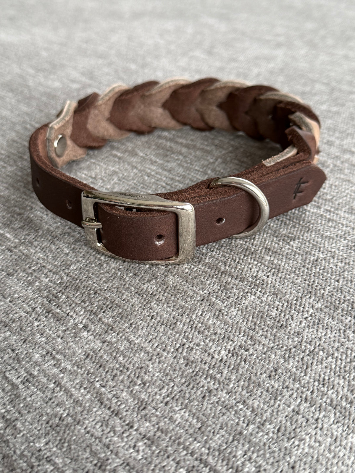 Classic Brown/Toupe - läder halsband