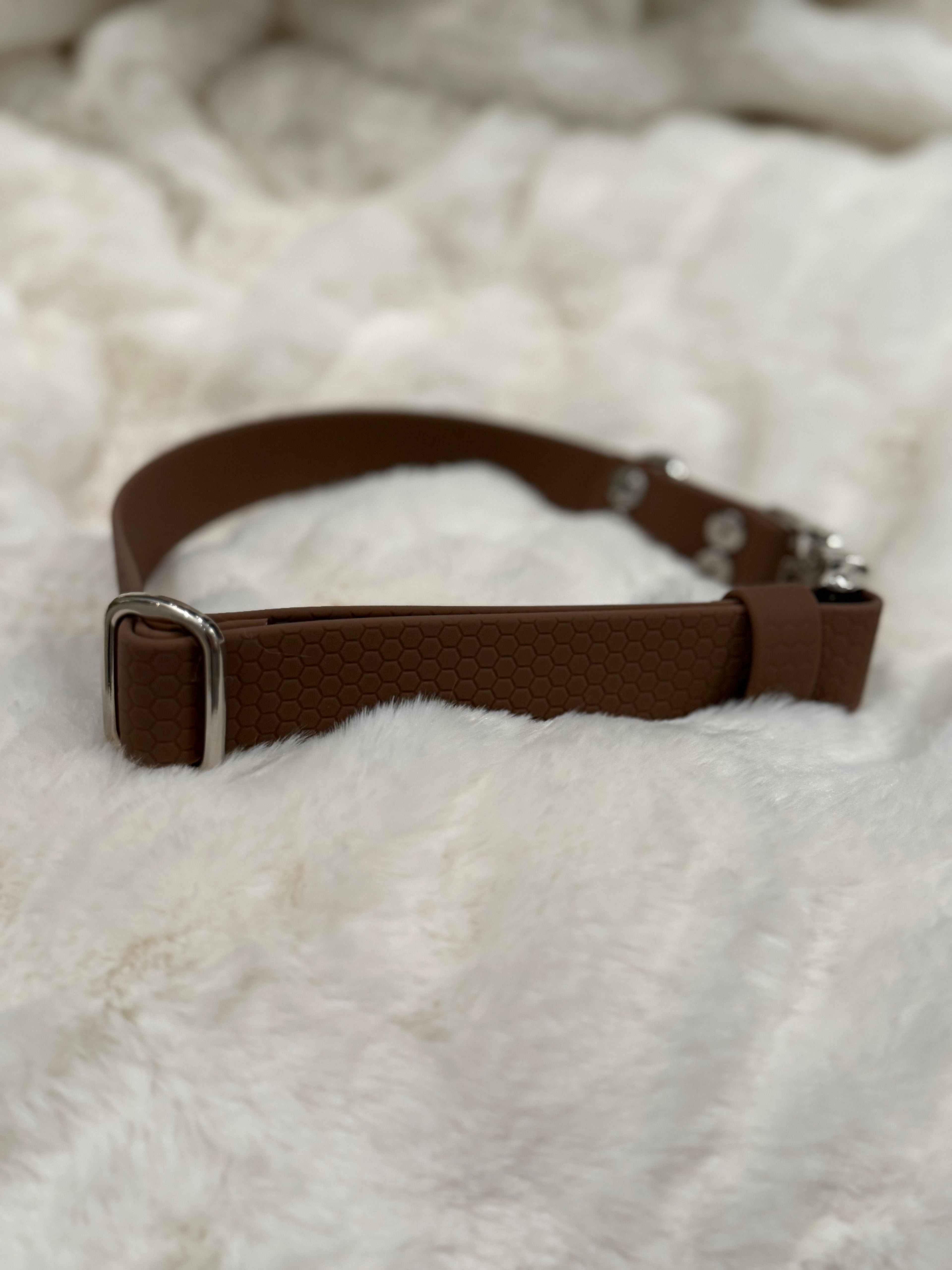 ”Hexa” halsband med snabbspänne