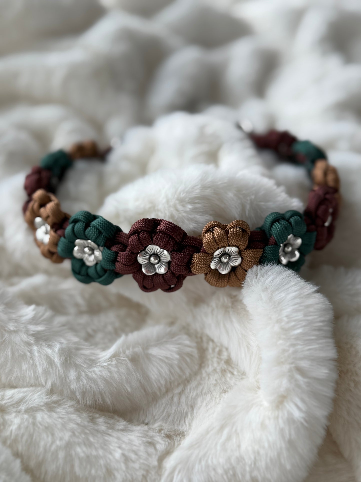 Timeless paracordhalvstryp – Flower Edition ”Skogsro” (50)