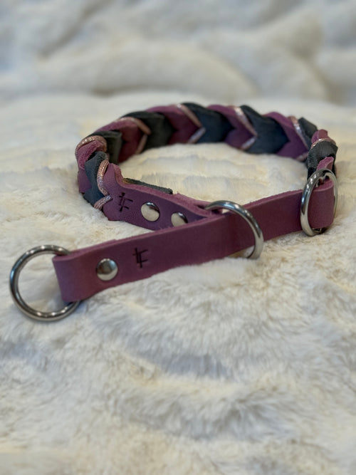 Flätat läderhalsband