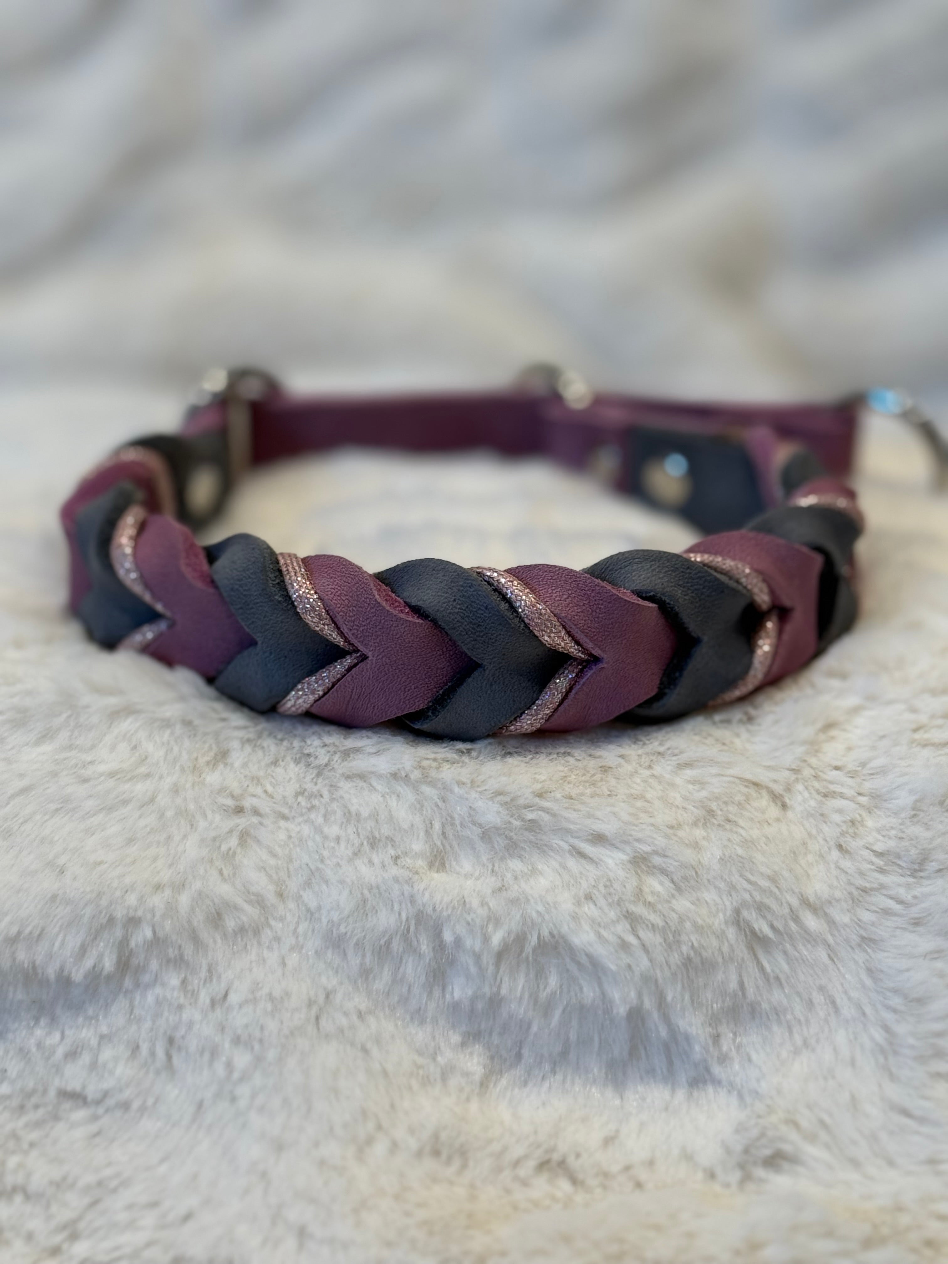 Flätat läderhalsband
