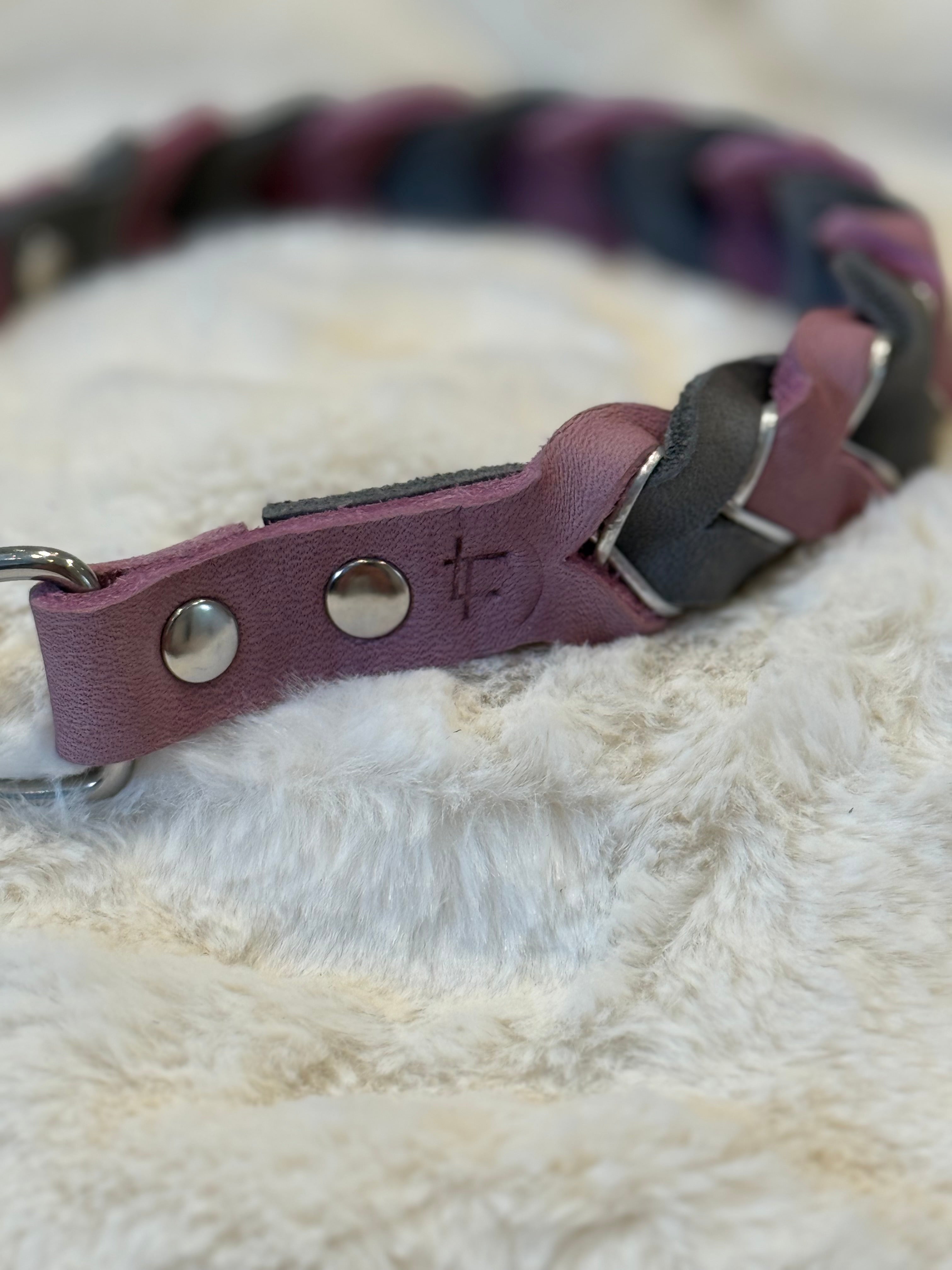 Flätat läderhalsband